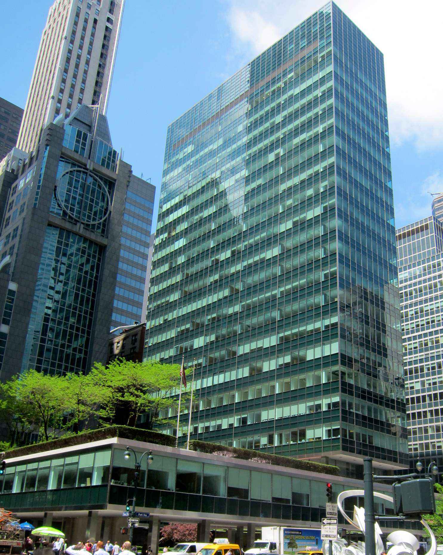 Lever House. New York-Natalie de Blois - Image 2